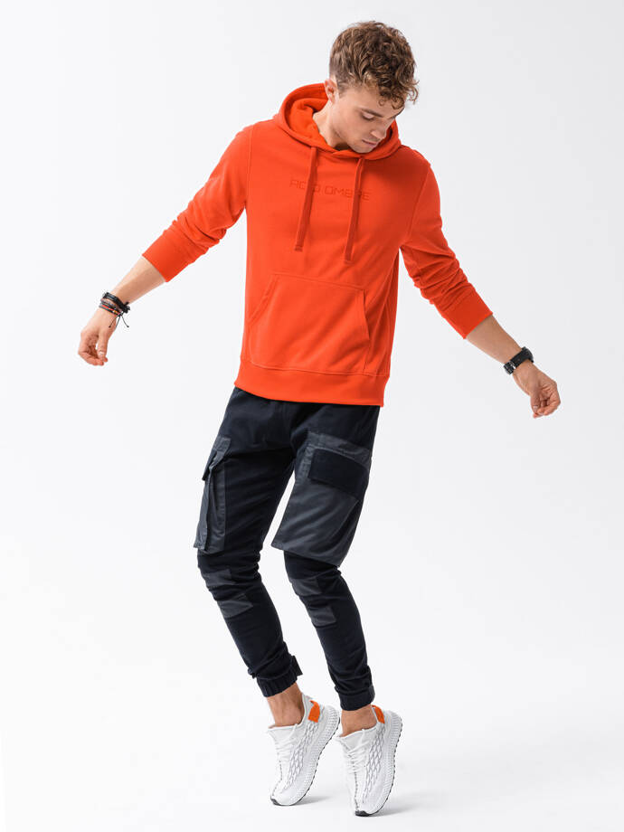 Vyriškas džemperis su gobtuvu ir atspaudu - oranžinė B1351